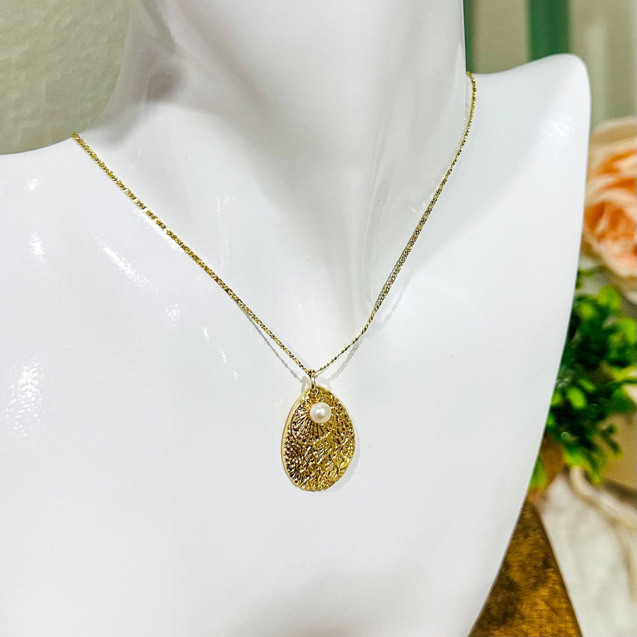 Marina Teardrop Pearl Necklace