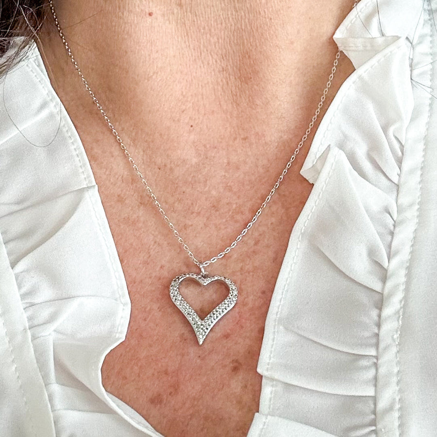 Silvia Dainty Heart Necklace