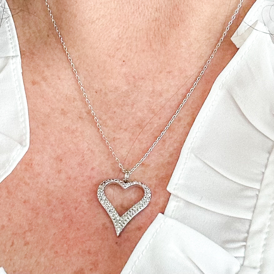 Silvia Dainty Heart Necklace