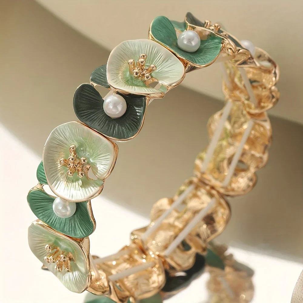 Vintage Green Floral Pearl Bracelet