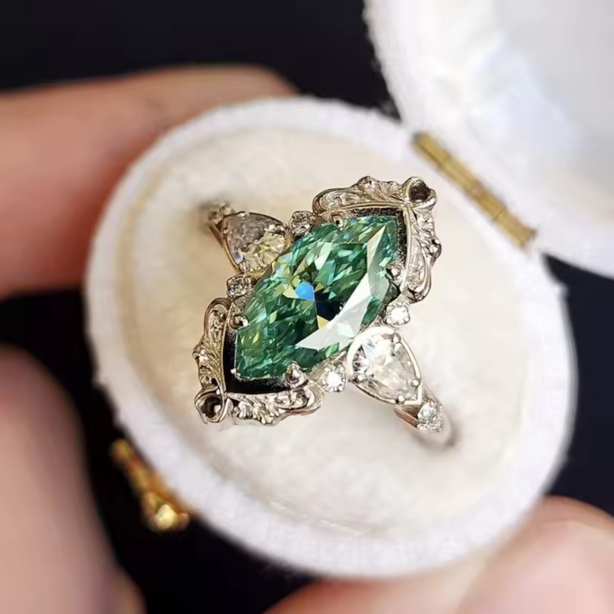 Thornewyn Ring™ | Elegant Statement Jewelry