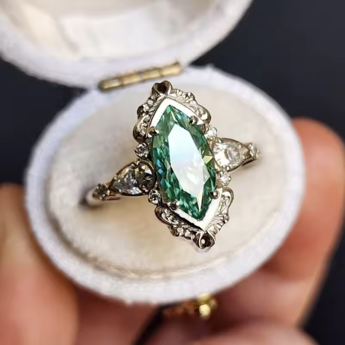 Thornewyn Ring™ | Elegant Statement Jewelry