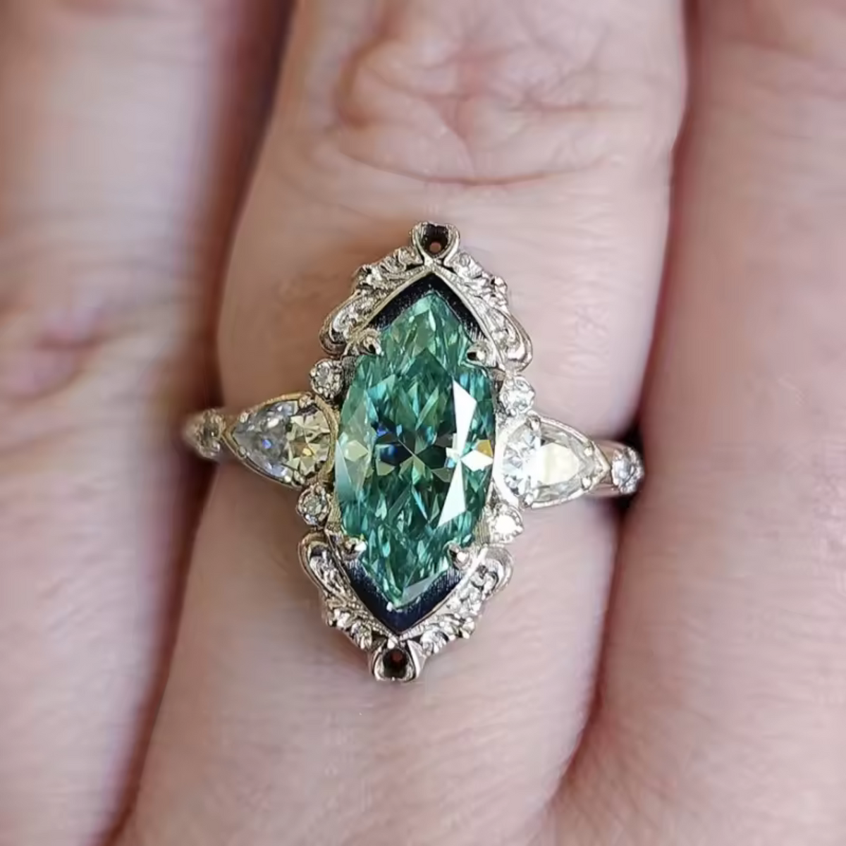 Thornewyn Ring™ | Elegant Statement Jewelry