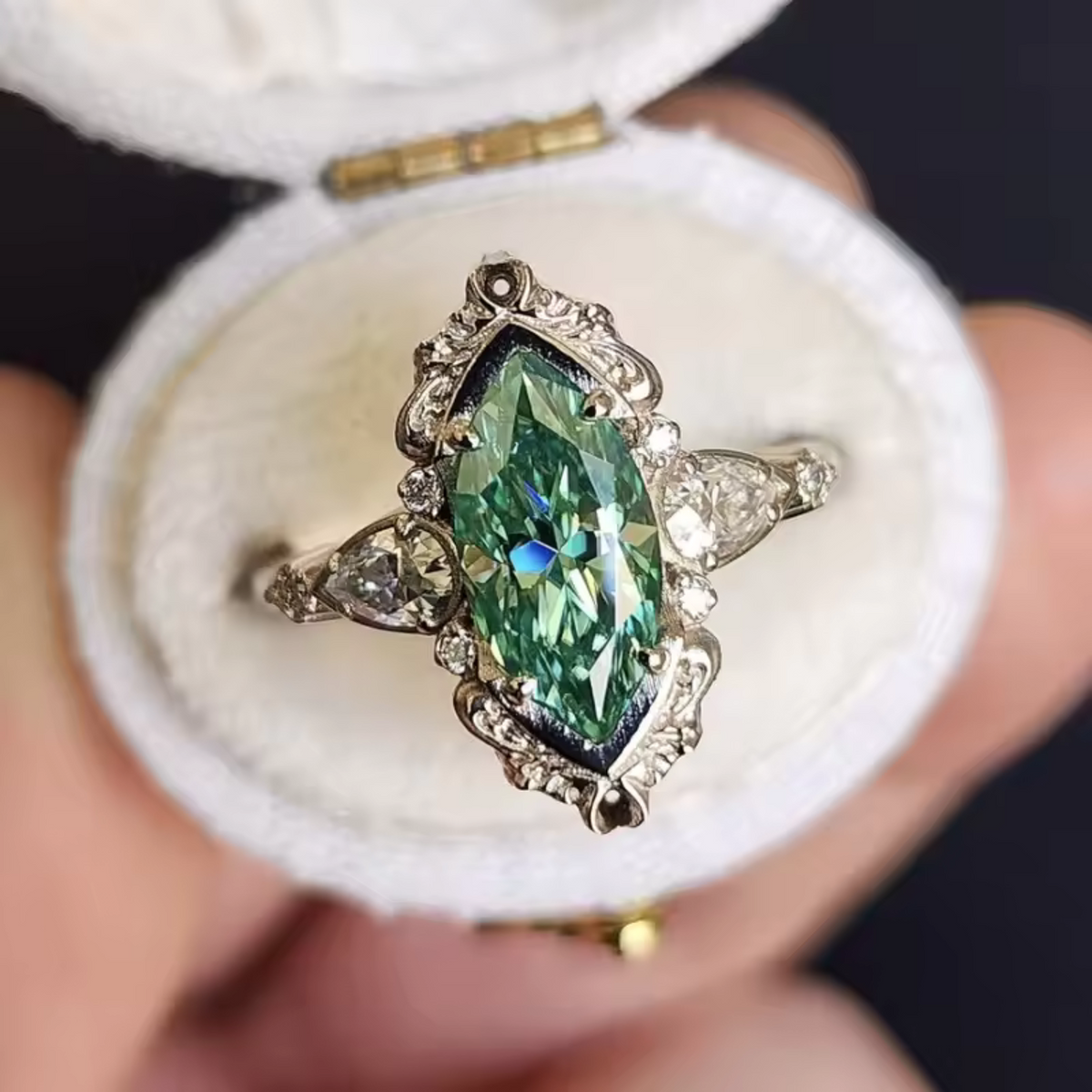 Thornewyn Ring™ | Elegant Statement Jewelry